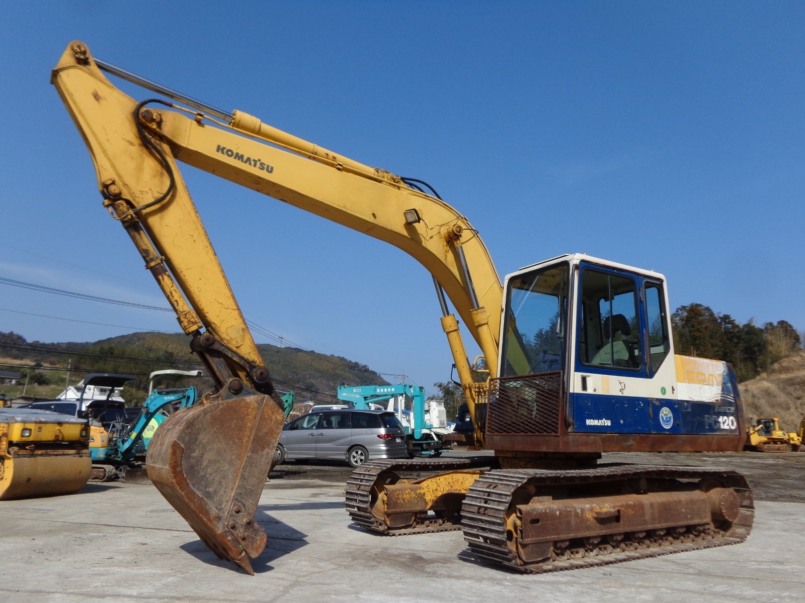 中古建設機械 中古 コマツ KOMATSU 油圧ショベル・バックホー ０．４－０．５立米 PC120-5