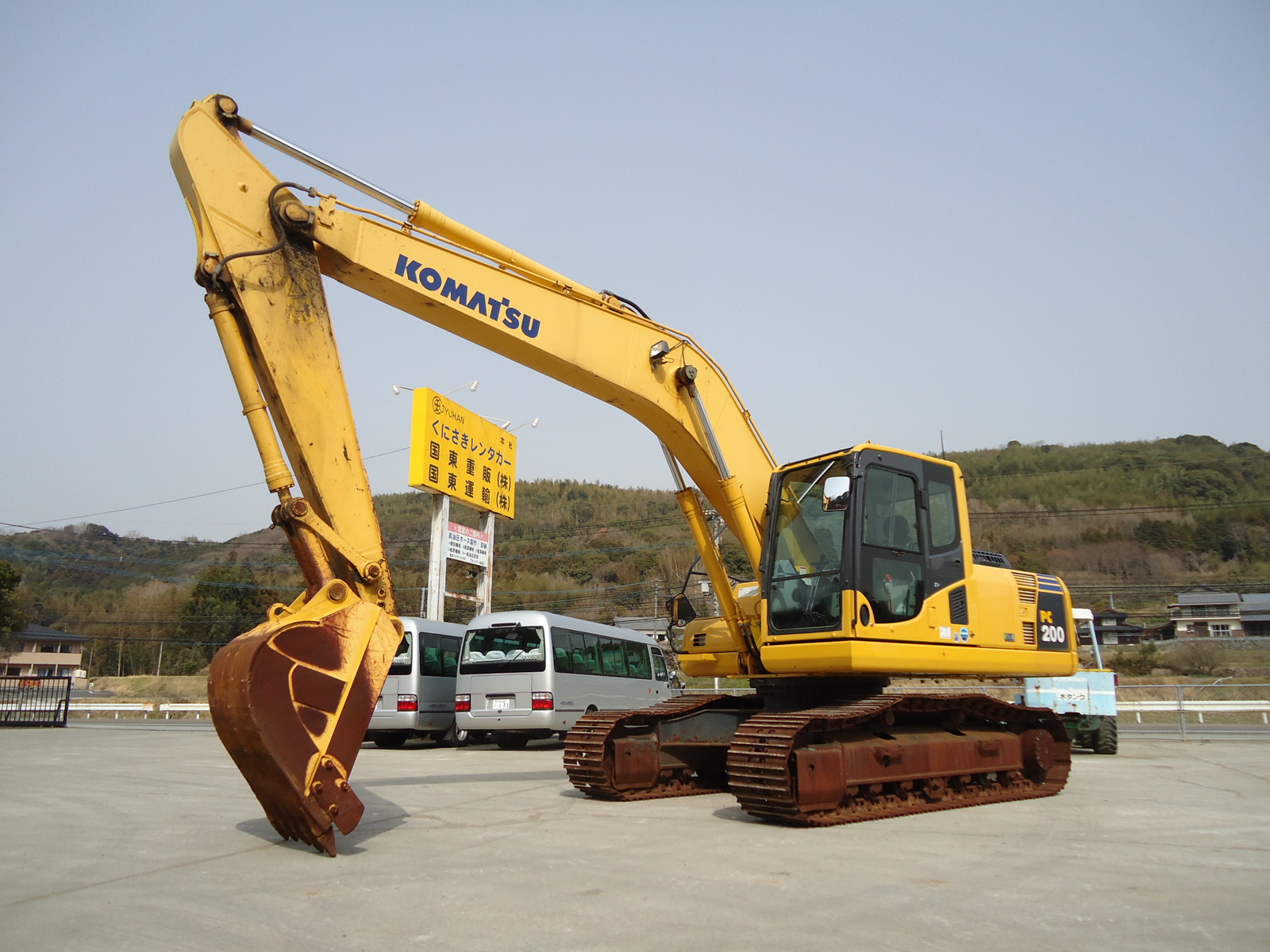 中古建設機械 中古 コマツ KOMATSU 油圧ショベル・バックホー ０．７－０．９立米 PC200-8N1