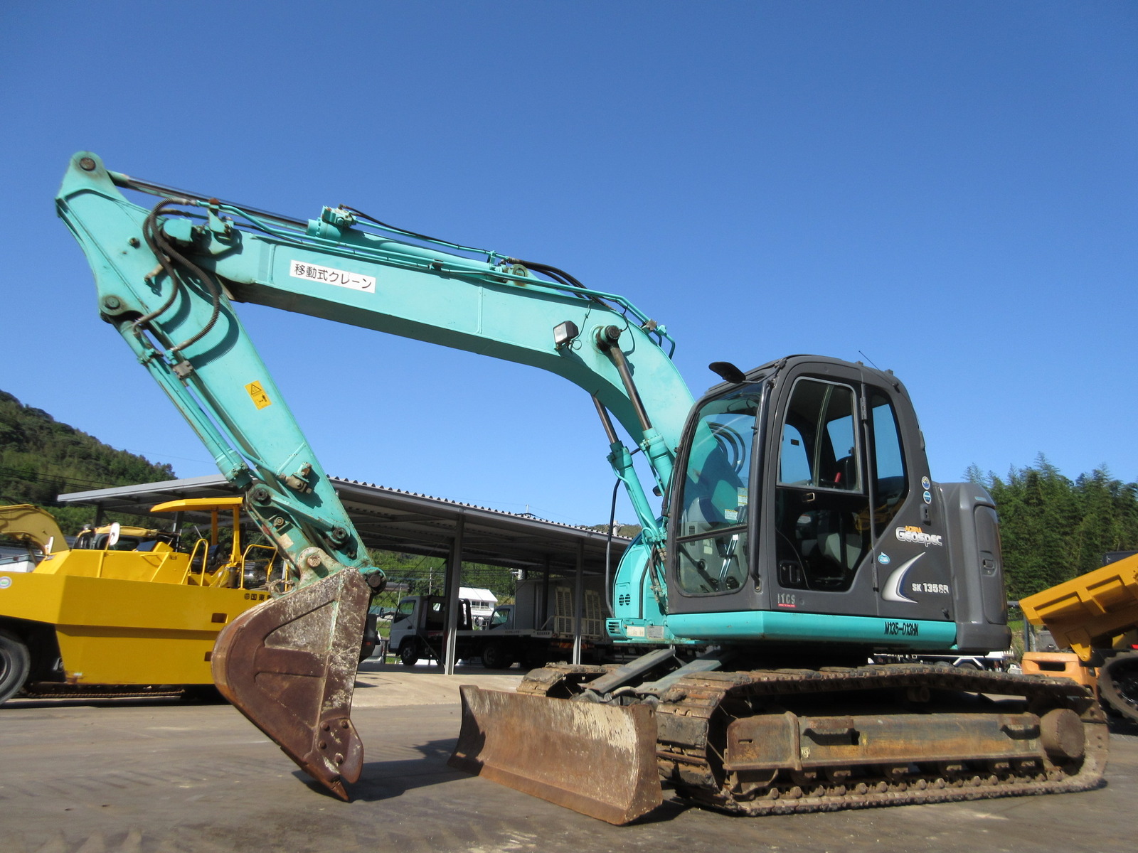 中古建設機械 中古 コベルコ建機 KOBELCO 油圧ショベル・バックホー ０．４－０．５立米 SK135SR-2