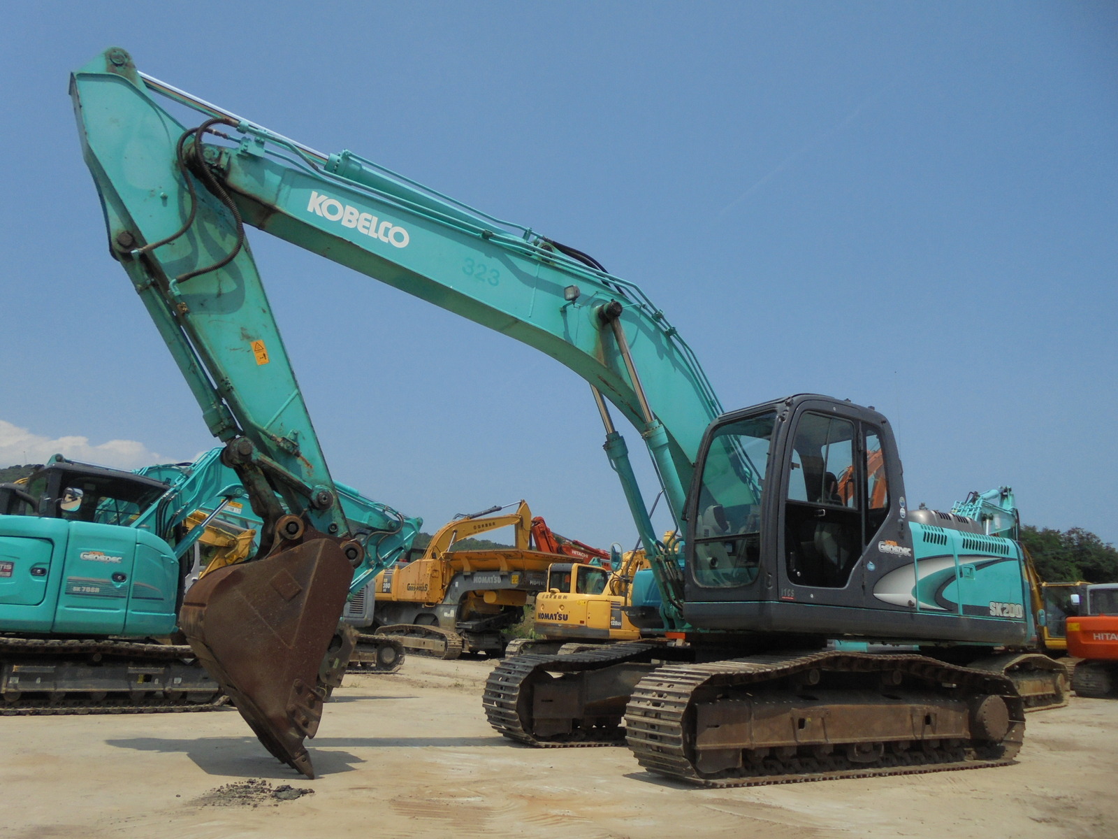 中古建設機械 中古 神鋼コベルコ建機 KOBELCO 油圧ショベル・バックホー ０．７－０．９立米 SK200-8