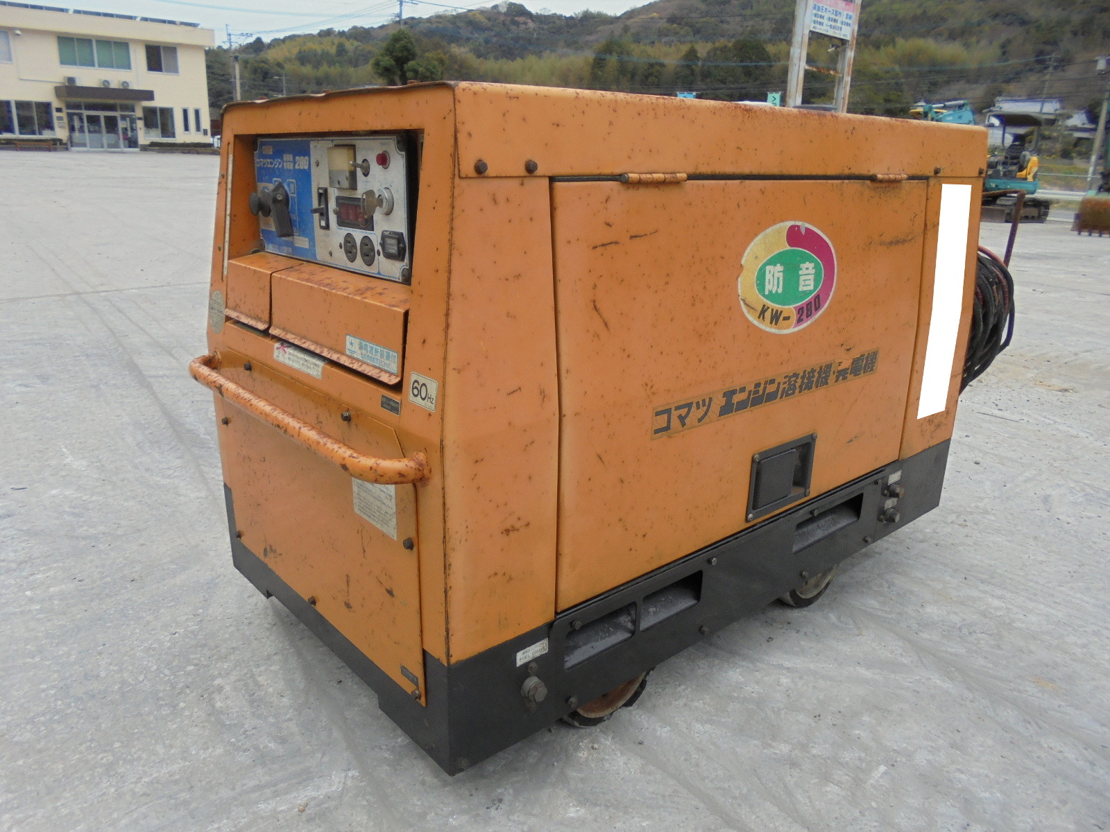 中古建設機械 中古 コマツ KOMATSU 発電機  KW-280