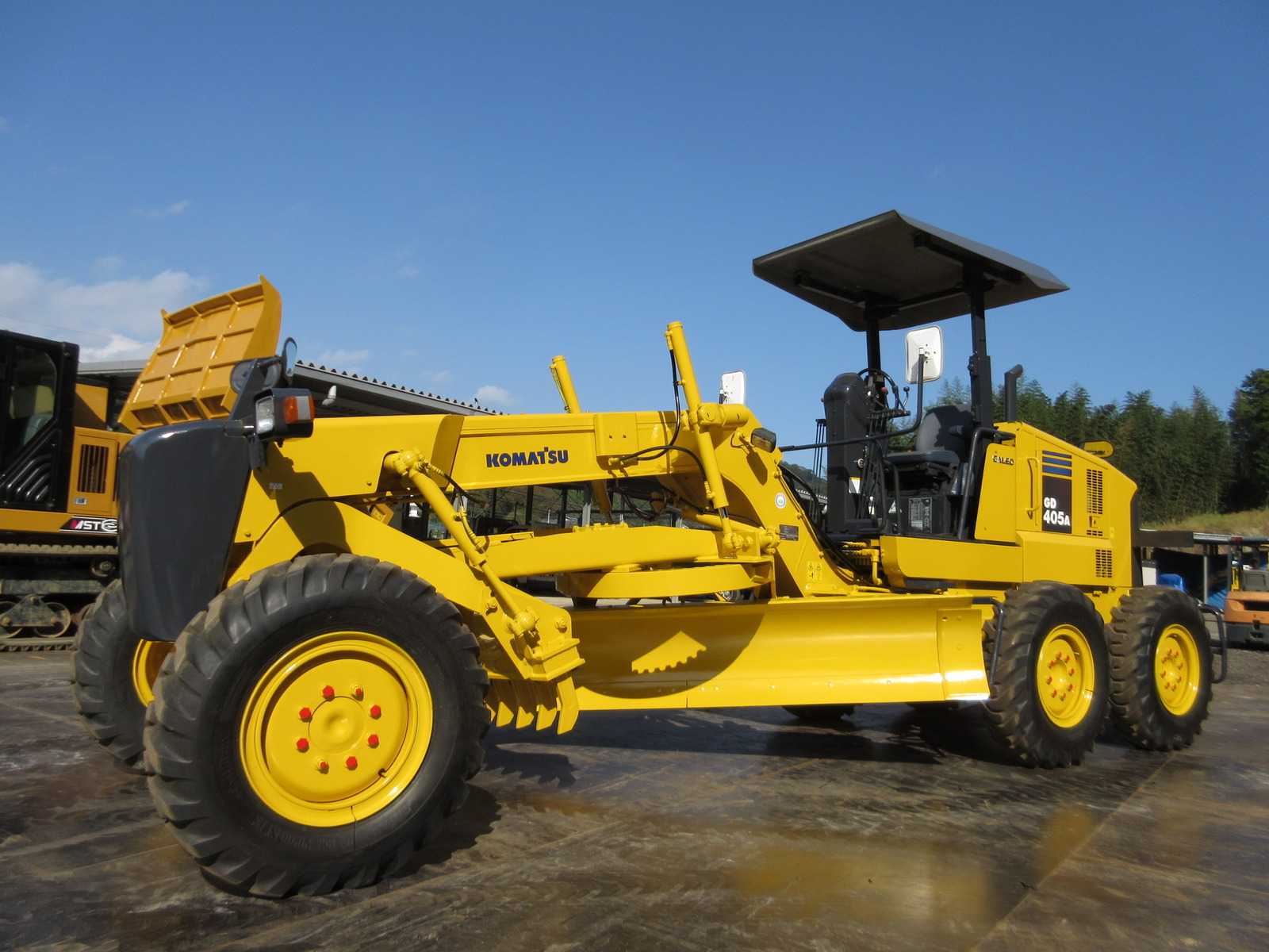 中古建設機械 中古 コマツ KOMATSU モーターグレーダー アーティキュレート式 GD405A-3