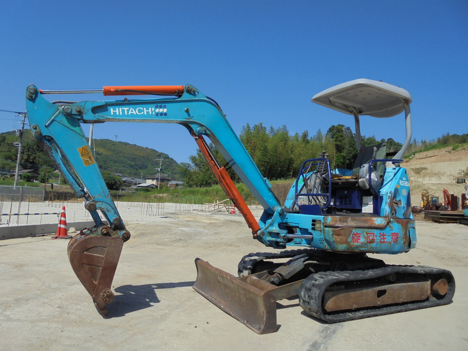 Used Construction Machine Used HITACHI HITACHI Excavator ~0.1m3 EX30U