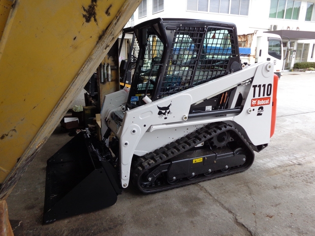 Used Construction Machine Used BOBCAT BOBCAT Skid steer loader Crawler type T110