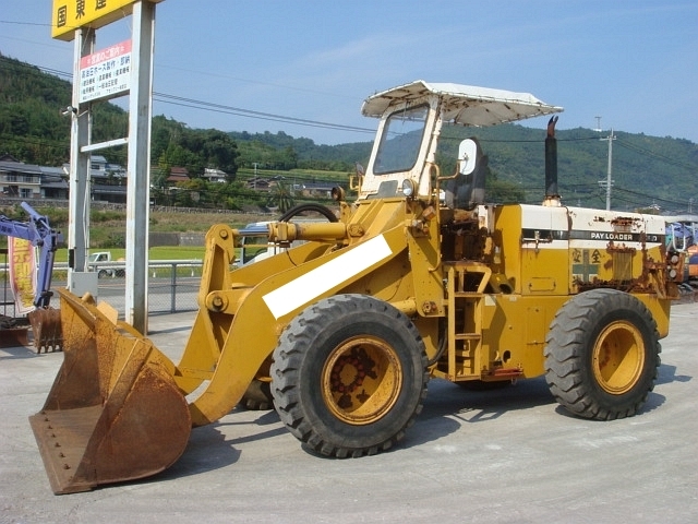 中古建設機械 中古 コマツ KOMATSU ホイール・ローダ １．０立米以上 520