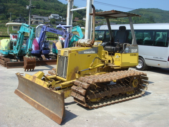 中古建設機械 中古 コマツ KOMATSU ブルドーザ  D20P-7