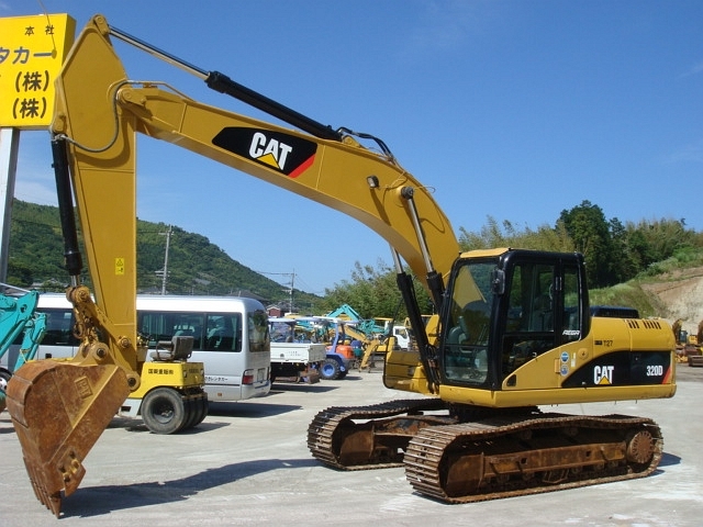 中古建設機械 中古 キャタピラー CATERPILLAR 油圧ショベル・バックホー ０．７－０．９立米 320D-E