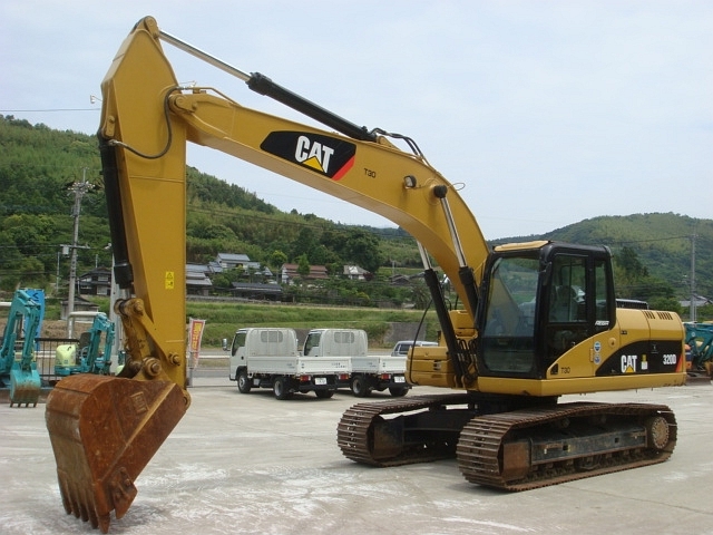 中古建設機械 中古 キャタピラー CATERPILLAR 油圧ショベル・バックホー ０．７－０．９立米 320D-E