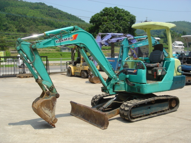 Used Construction Machine Used YANMAR YANMAR Excavator 0.2-0.3m3 B27-2