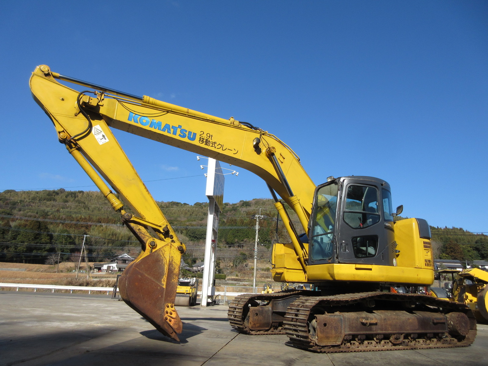 中古建設機械 中古 コマツ KOMATSU 油圧ショベル・バックホー ０．７－０．９立米 PC228US-3N0