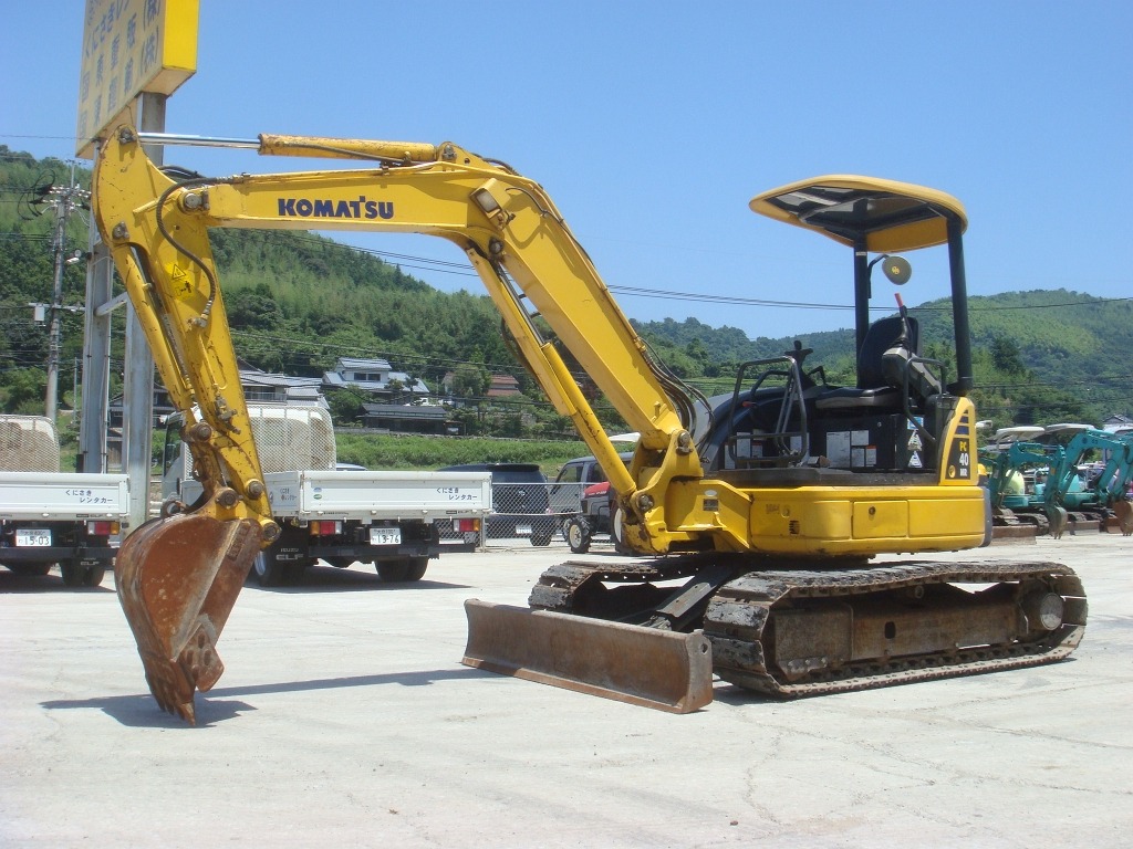 中古建設機械 中古 コマツ KOMATSU 油圧ショベル・バックホー ０．２－０．３立米 PC40MR-2