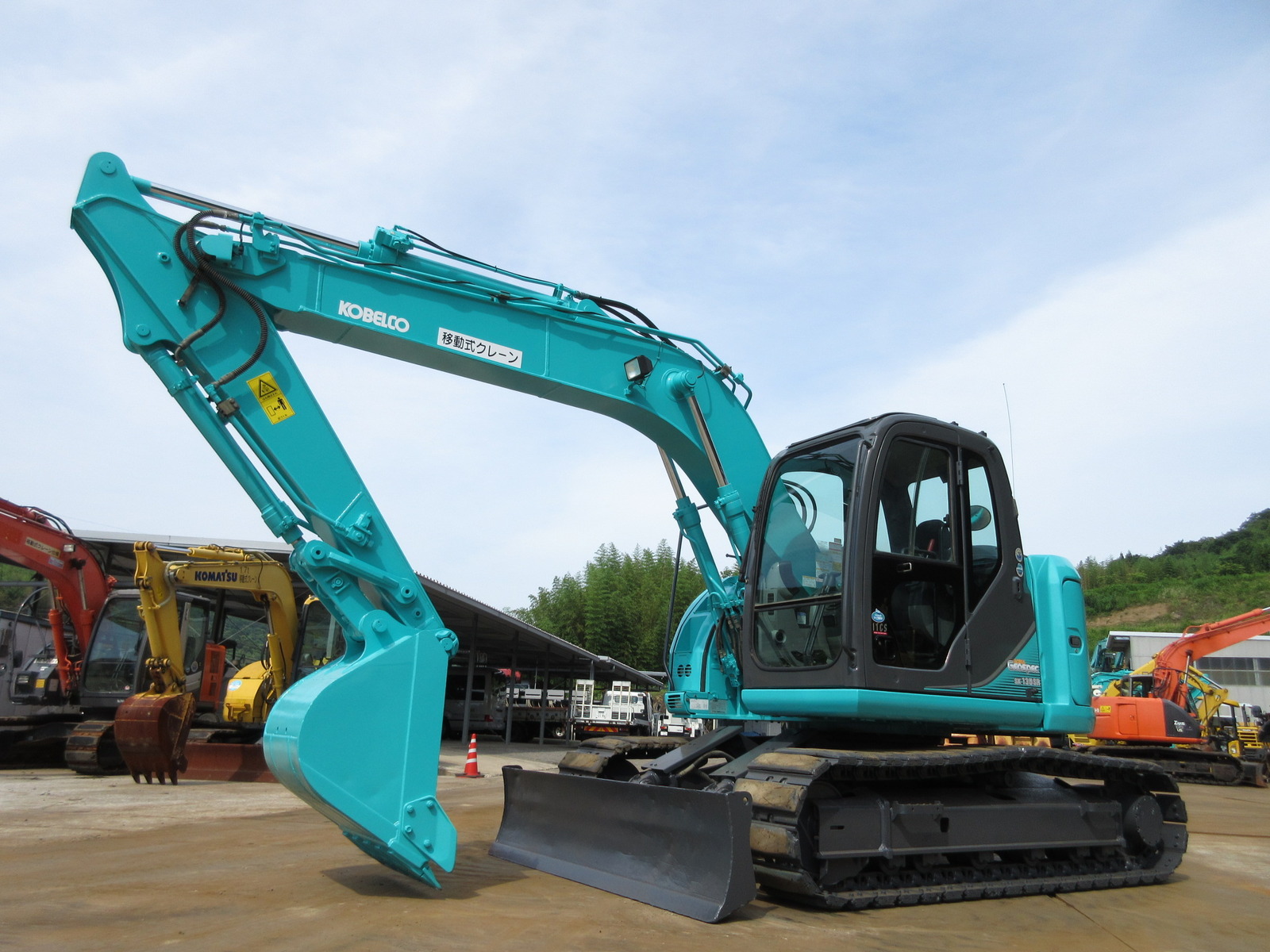 中古建設機械 中古 コベルコ建機 KOBELCO 油圧ショベル・バックホー ０．４－０．５立米 SK135SR-2