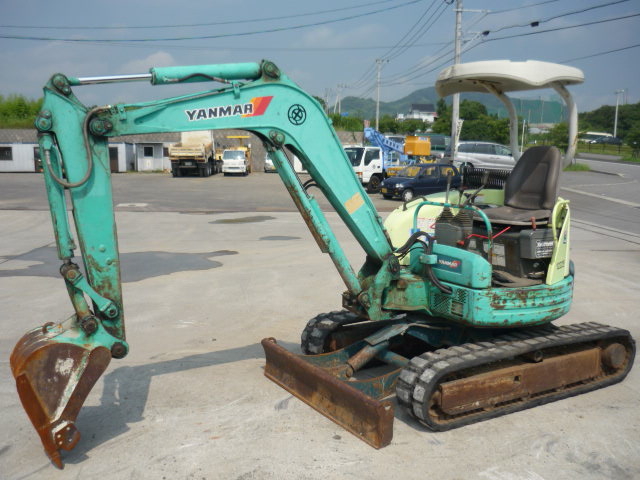 中古建設機械 中古 ヤンマーディーゼル YANMAR 油圧ショベル・バックホー ０．２－０．３立米 VIO30-1