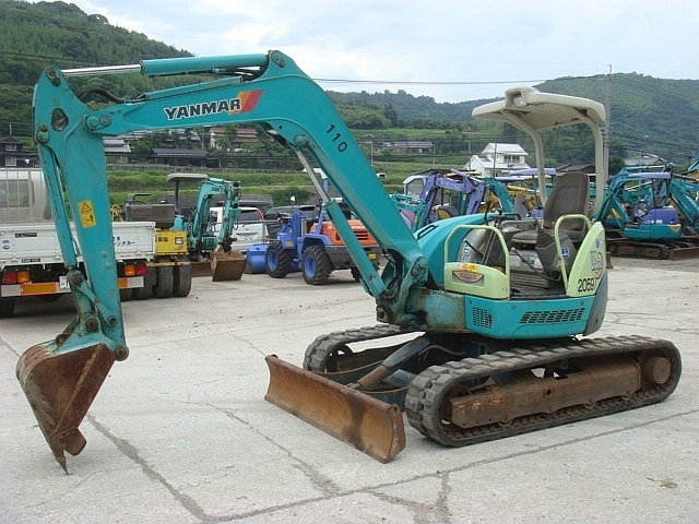 中古建設機械 中古 ヤンマーディーゼル YANMAR 油圧ショベル・バックホー ０．２－０．３立米 ViO40-2