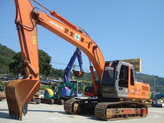 中古建設機械 中古 日立建機 HITACHI 油圧ショベル・バックホー ０．７－０．９立米 ZX200