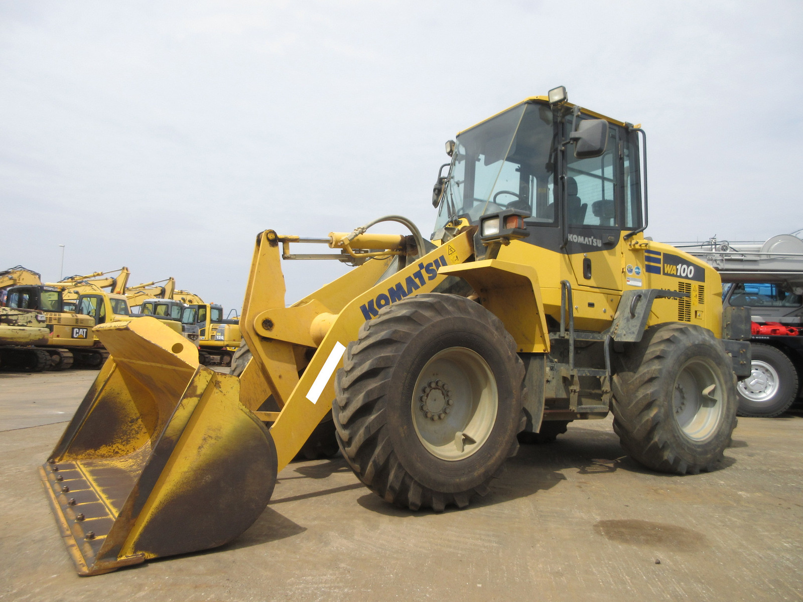 Used Construction Machine Used KOMATSU KOMATSU Wheel Loader bigger than 1.0m3 WA100-7