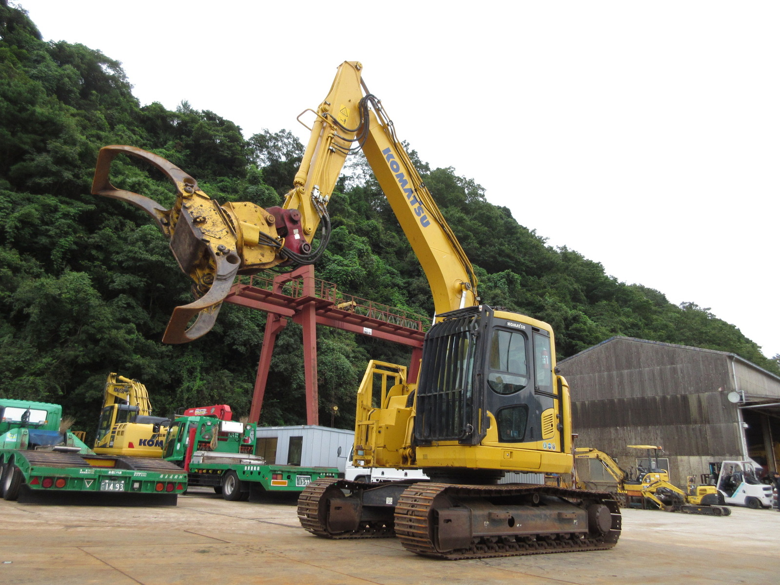 中古建設機械 中古 コマツ KOMATSU 林業機械 グラップル・ウインチ・排土板 PC138US-10NM