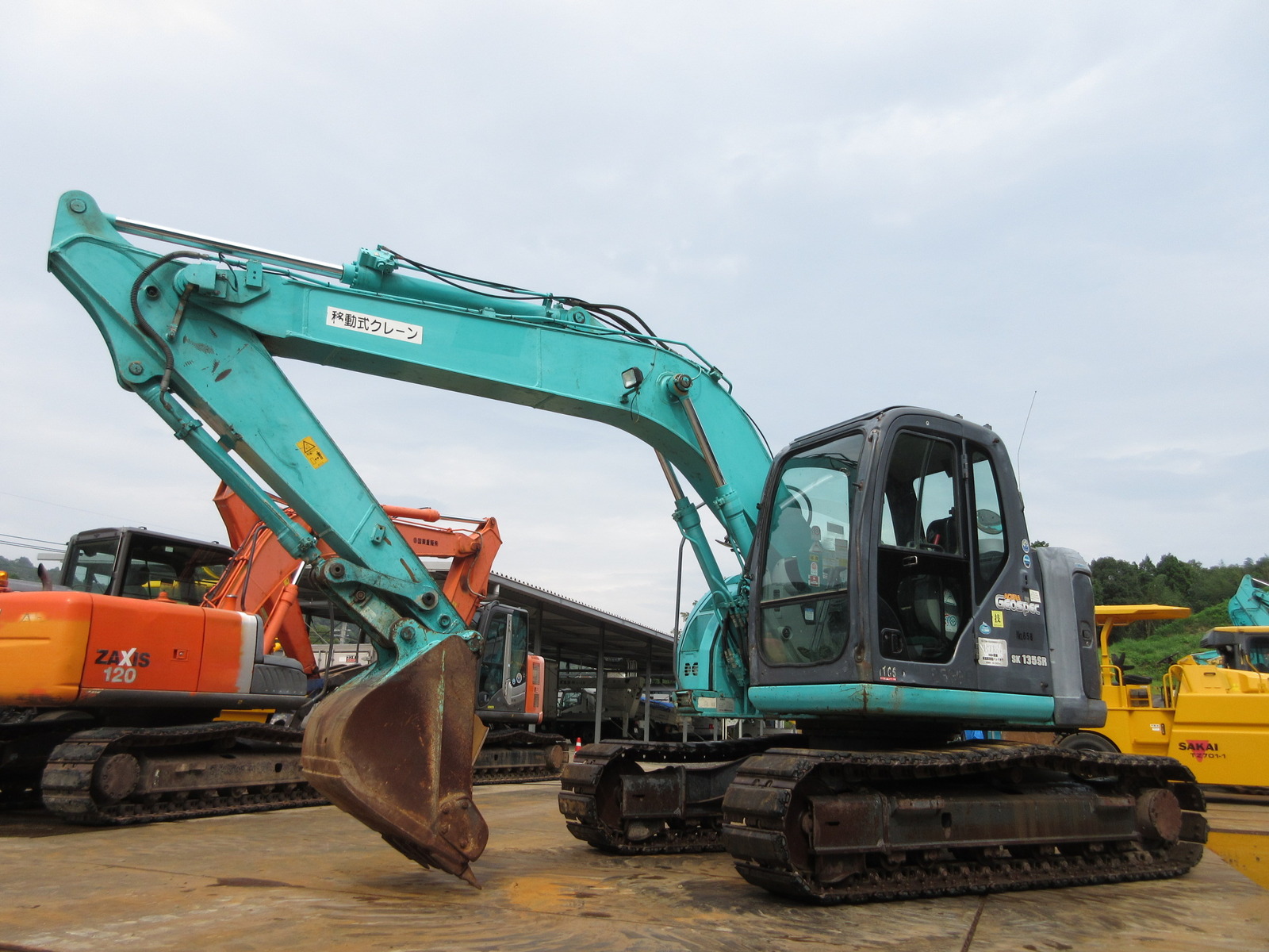 中古建設機械 中古 コベルコ建機 KOBELCO 油圧ショベル・バックホー ０．４－０．５立米 SK135SR-2