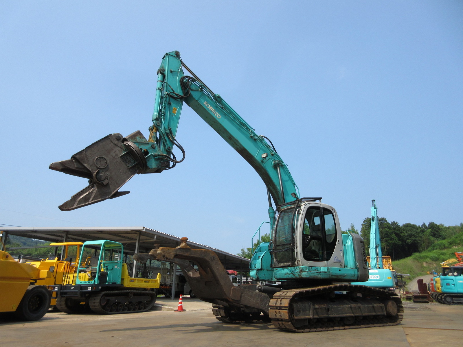 中古建設機械 中古 神鋼コベルコ建機 KOBELCO 自動車 解体機 ニブラー SK235SR