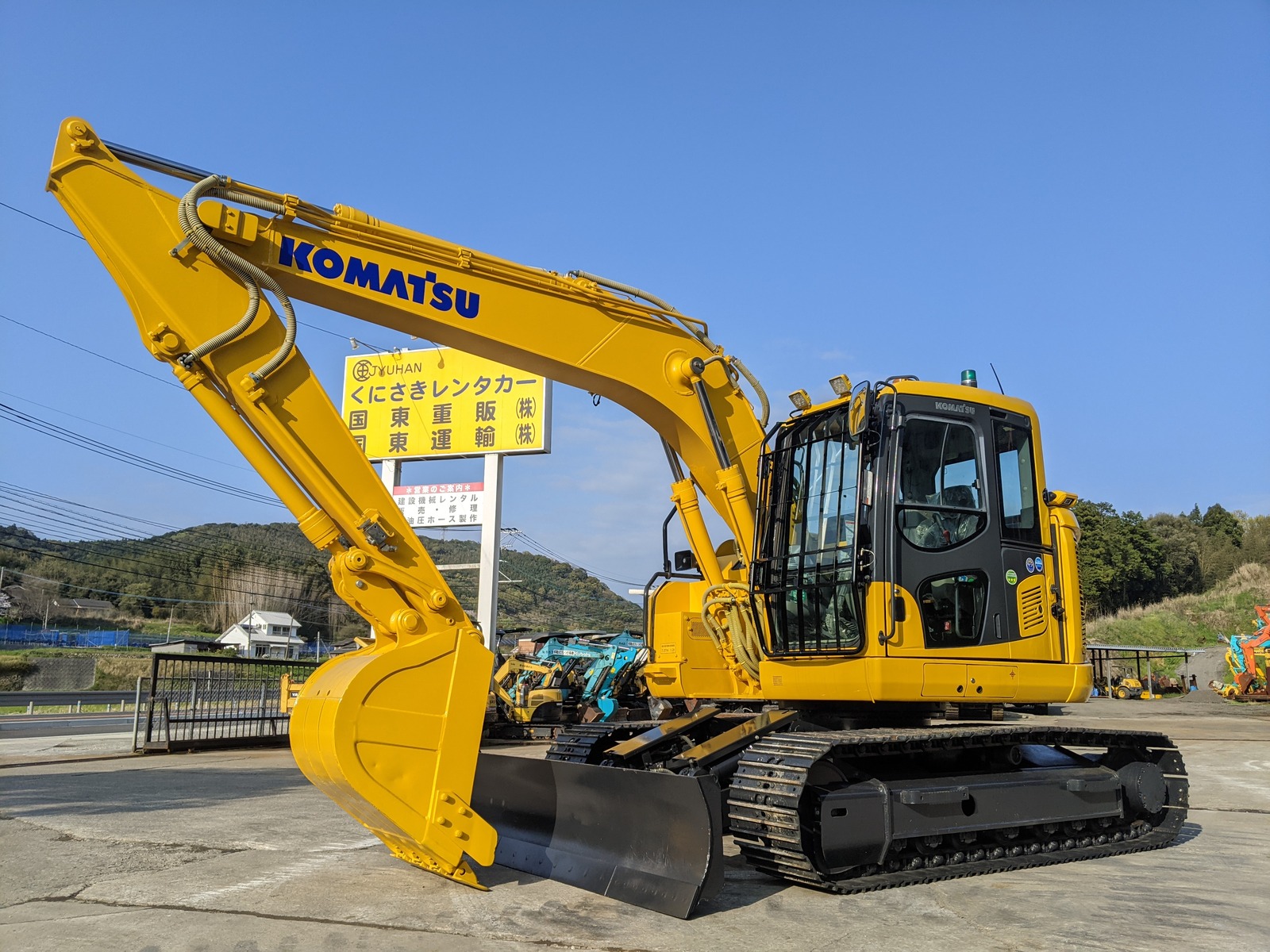 中古建設機械 中古 コマツ KOMATSU 油圧ショベル・バックホー ０．４－０．５立米 PC138US-11