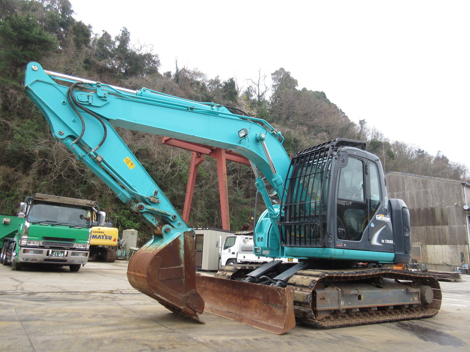 中古建設機械 中古 コベルコ建機 KOBELCO 油圧ショベル・バックホー ０．４－０．５立米 SK135SR-2