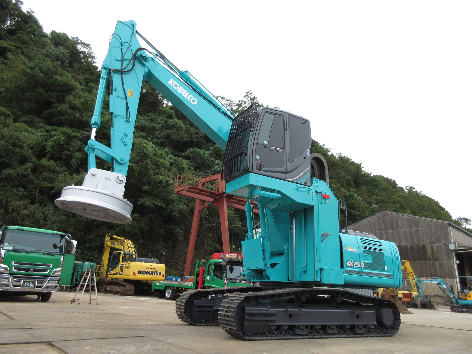 Used Construction Machine Used KOBELCO KOBELCO Material Handling / Recycling excavators Magnet SK210DLC-9