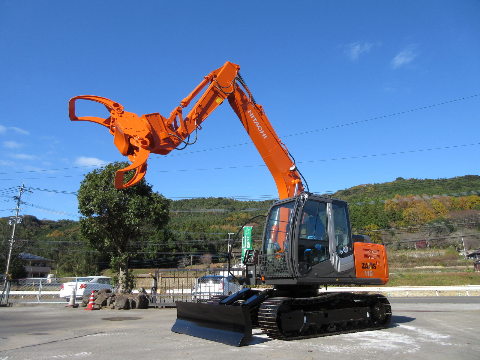 Used Construction Machine Used HITACHI HITACHI Forestry excavators Grapple / Winch / Blade ZX110-3