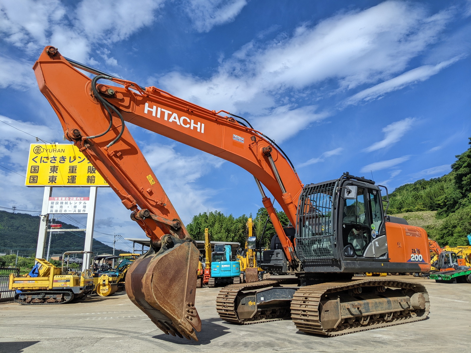 中古建設機械 中古 日立建機 HITACHI 油圧ショベル・バックホー ０．７－０．９立米 ZX200-6