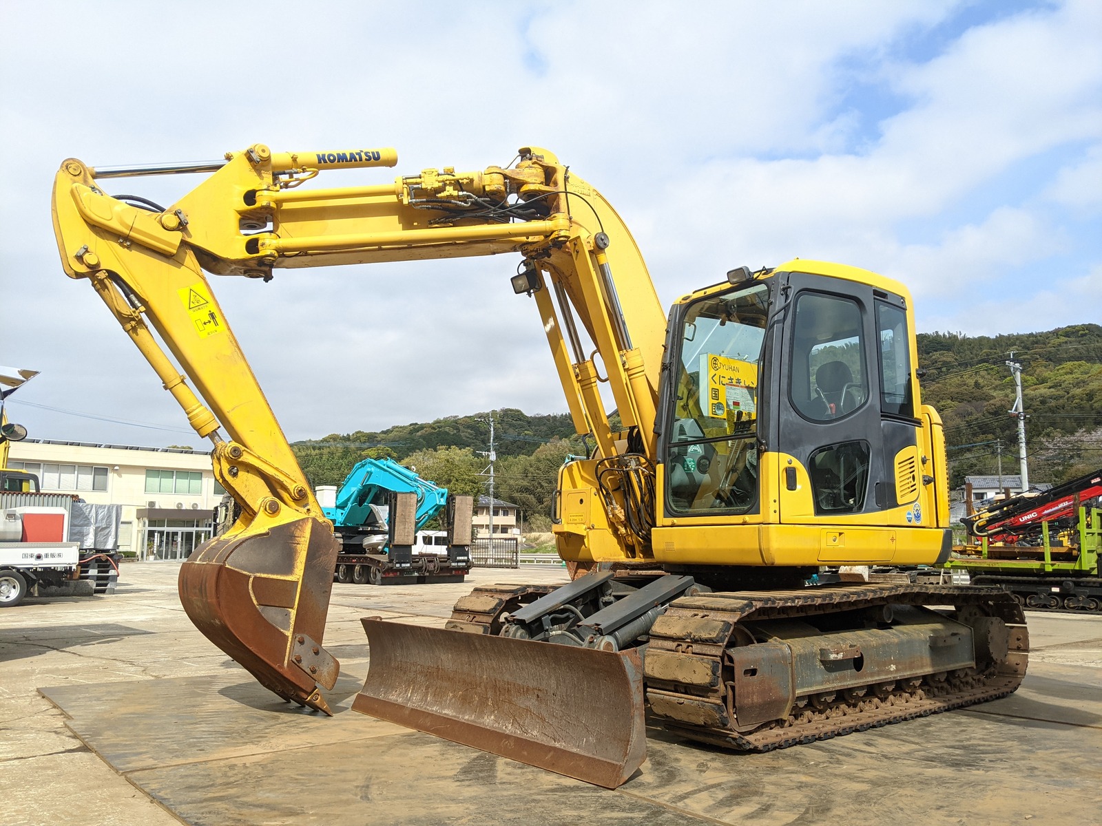 中古建設機械 中古 コマツ KOMATSU 油圧ショベル・バックホー ０．４－０．５立米 PC128UU-8