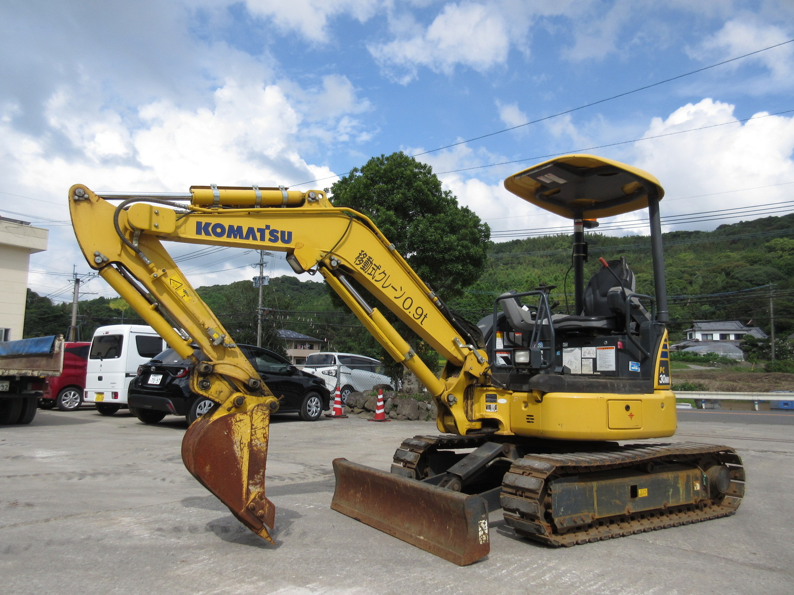 中古建設機械 中古 コマツ KOMATSU 油圧ショベル・バックホー ０．１立米以下 PC30MR-5