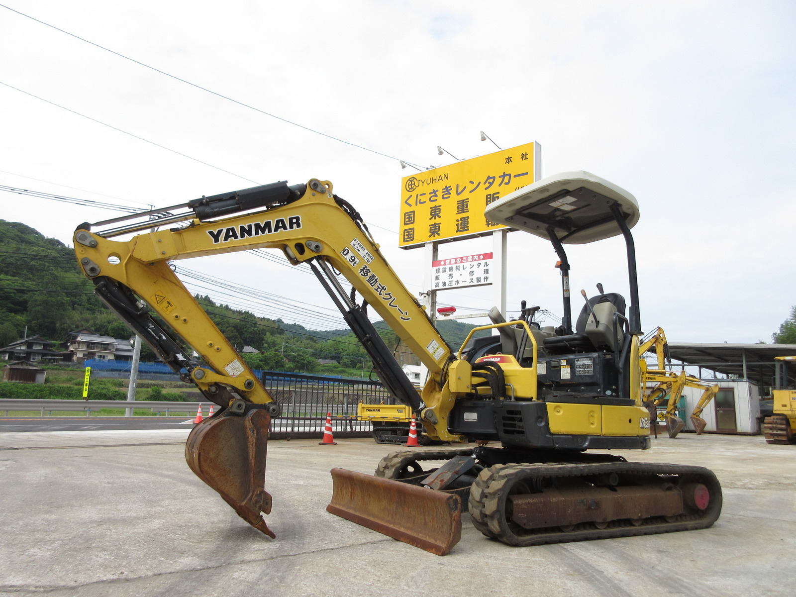 中古建設機械 中古 ヤンマーディーゼル YANMAR 油圧ショベル・バックホー ０．２－０．３立米 ViO30-6