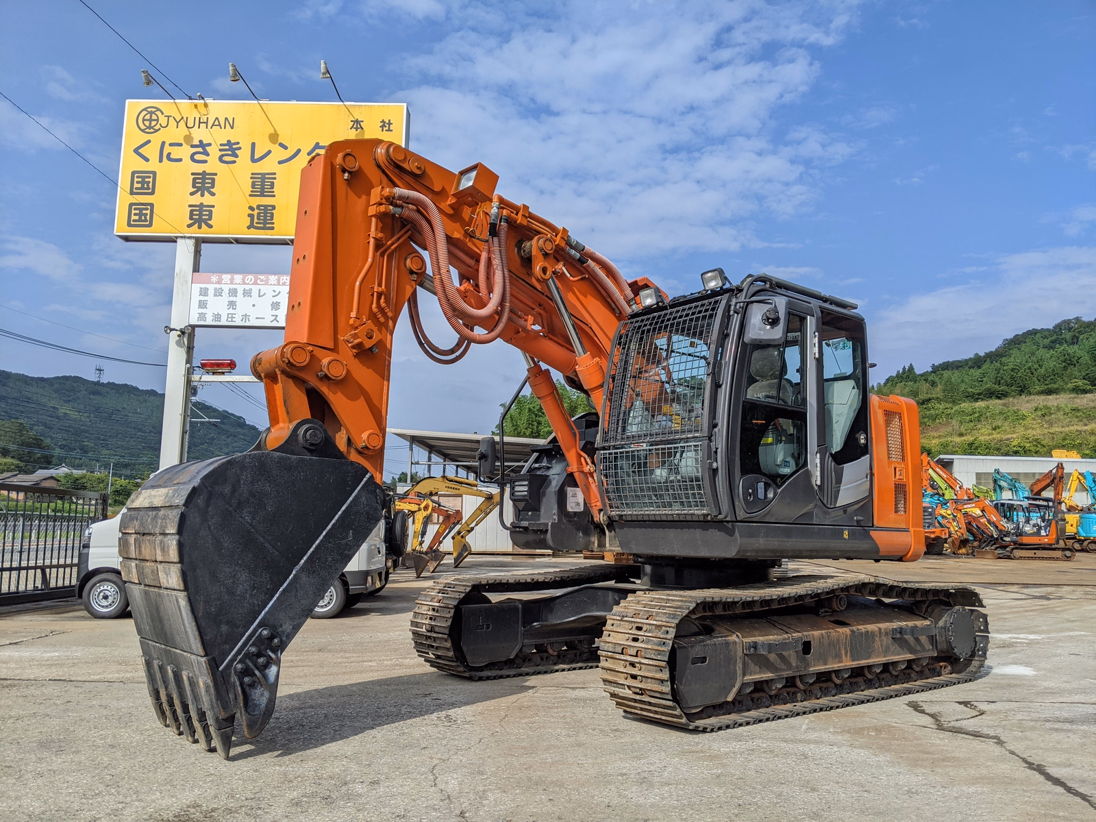 中古建設機械 中古 日立建機 解体機 ショートリーチ・地上・階上解体機 ZX135USK-5B 写真