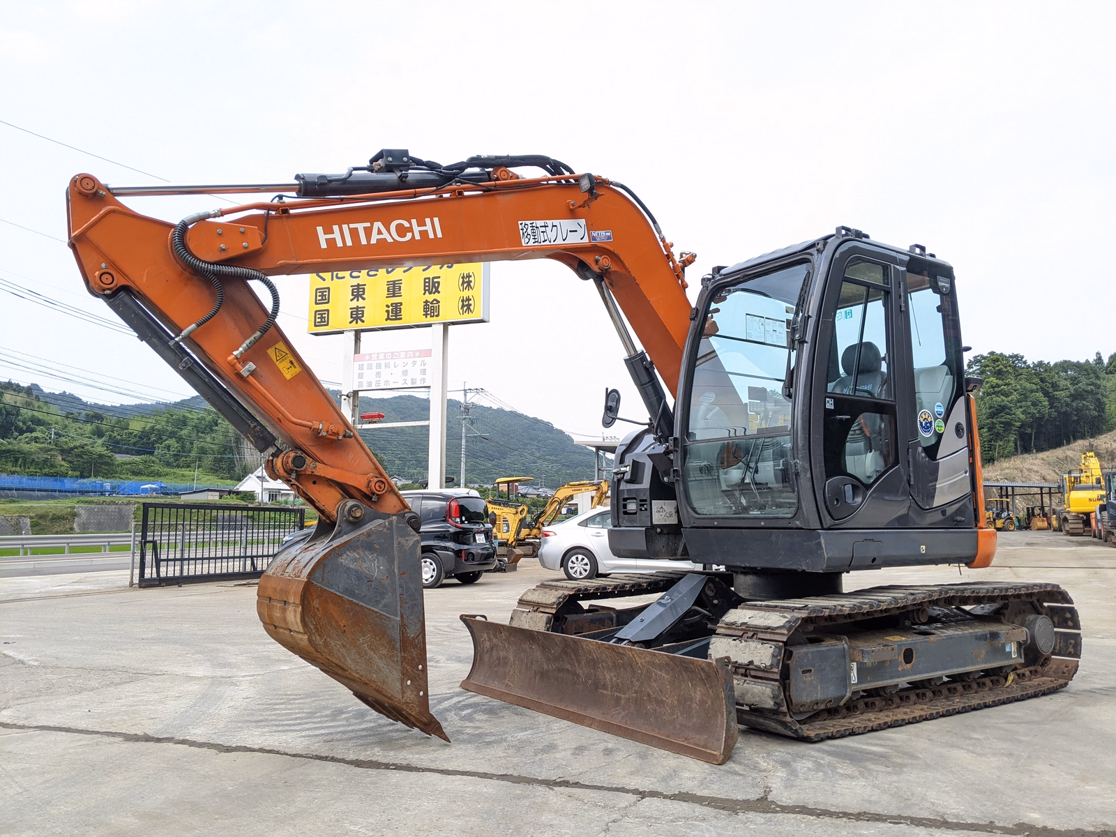 中古建設機械 中古 日立建機 油圧ショベル・バックホー ０．２－０．３立米 ZX75US-5B 写真
