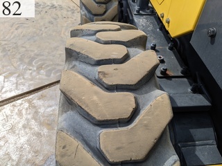 中古建設機械 中古 コマツ KOMATSU ブルドーザ  GD405-7